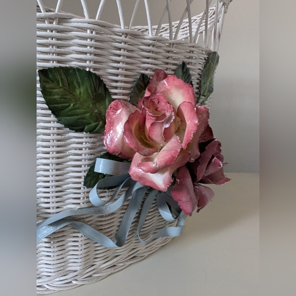 White Woven Wicker Waste Basket | Vintage - Picture 8 of 8